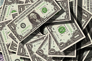 ЦБ РФ установил официальный курс доллара США на 22 октября в 81.9739 руб.